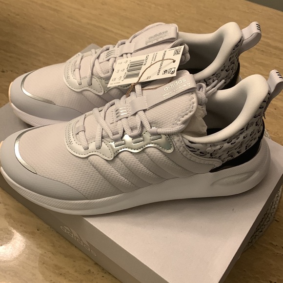 Adidas Sneakers - Picture 3 of 11